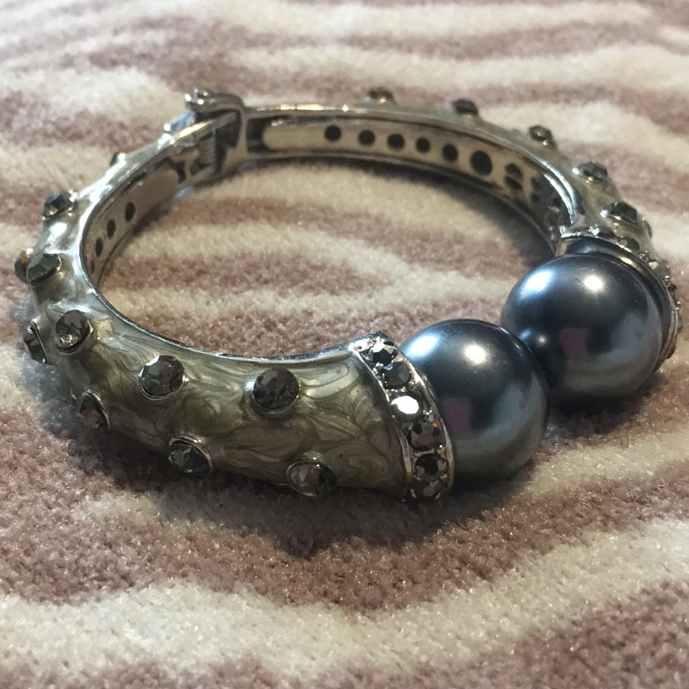 Rhinestone Bangle Bracelet Black Pearl